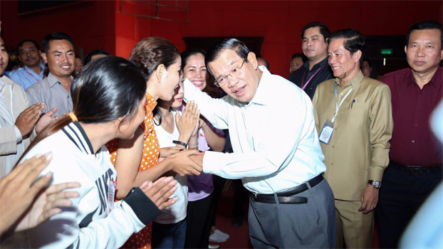 កម្មករ​ដែល​ម្ចាស់​ផ្ទះ​ជួល​បណ្ដេញ​ចេញ​ធ្លាក់​ខ្លួន​ដេក​មុខ​រោងចក្រ​ក្រោយ​ពេល​ថៅកែ​រត់ចោល